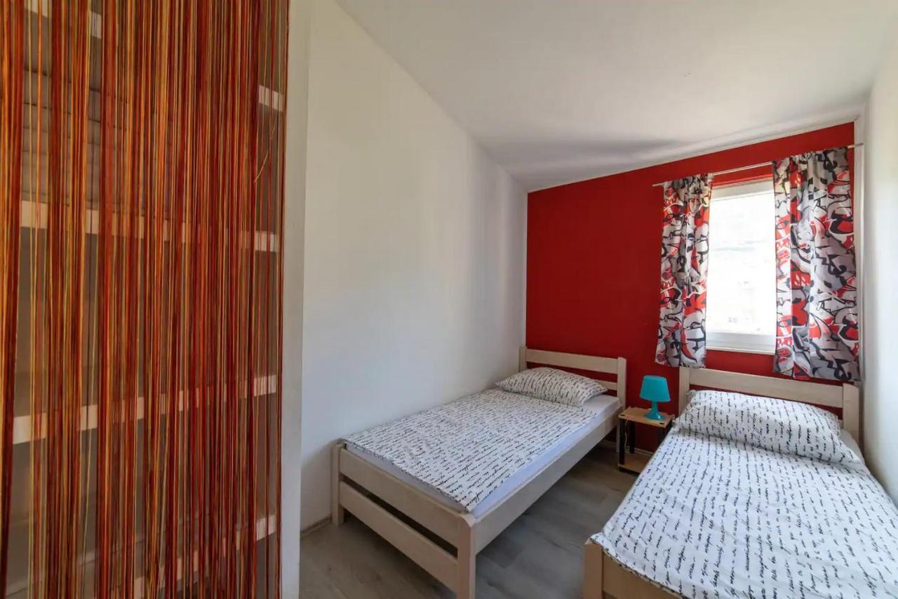 Holiday Home Chester With Heated Pool Kaštela Екстериор снимка