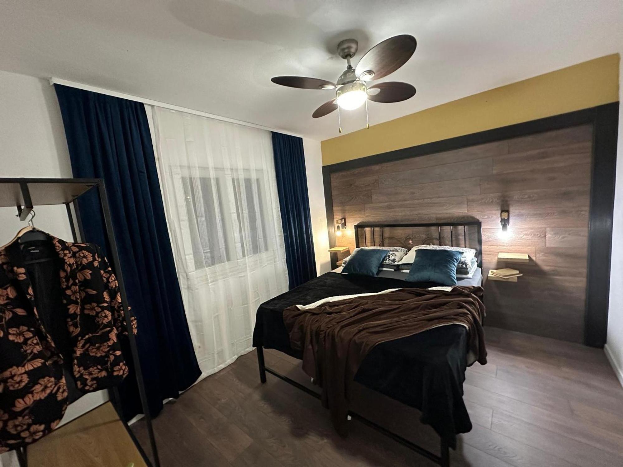 Holiday Home Chester With Heated Pool Kaštela Екстериор снимка