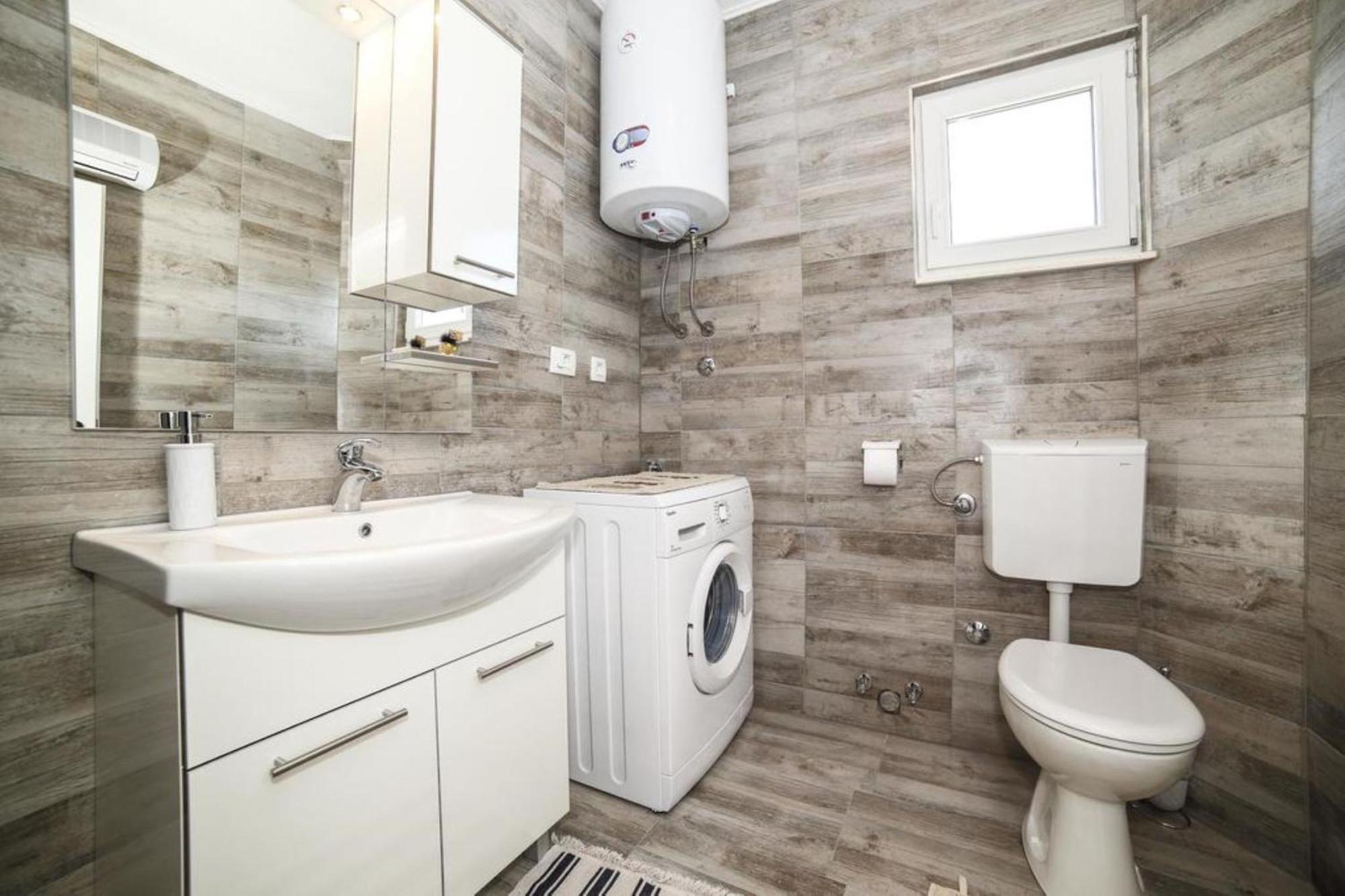 Holiday Home Chester With Heated Pool Kaštela Стая снимка