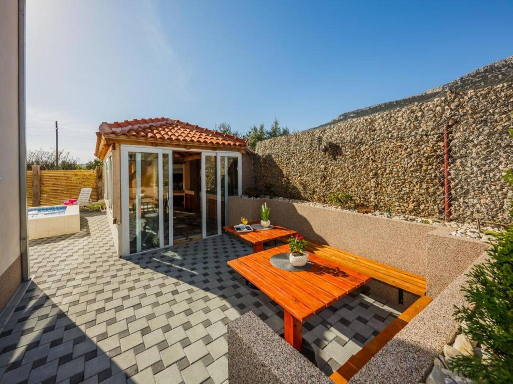 Holiday Home Chester With Heated Pool Kaštela Стая снимка