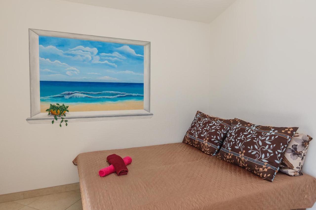 Holiday Home Chester With Heated Pool Kaštela Стая снимка